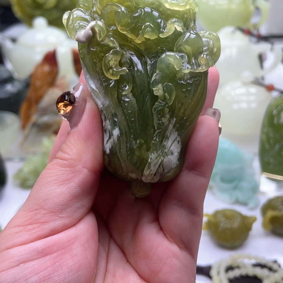 蛇纹石玉壶未镶嵌?****?