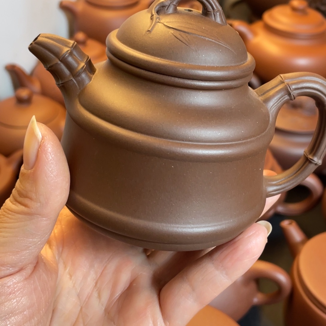 林***行茶壶紫砂竹钉壶。 200cc