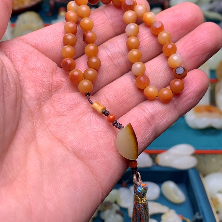 和田玉颈饰未镶嵌缘*