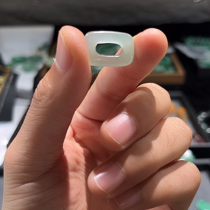 翡翠未镶嵌颈饰非洲翠