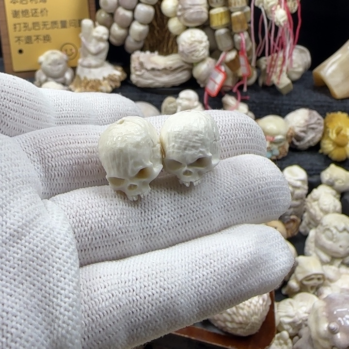 看***尘非金属配饰鹿角雕刻骷髅