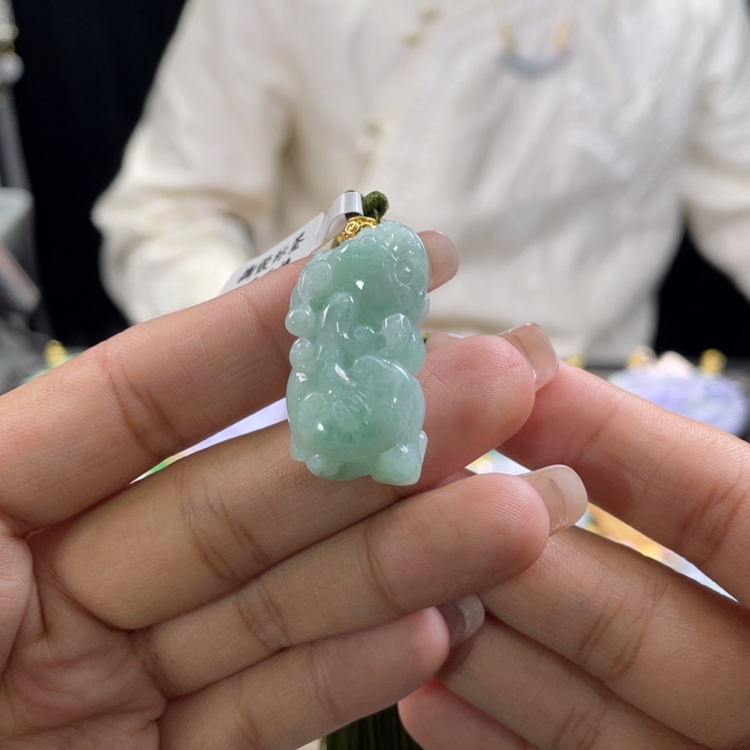 翡翠颈饰未镶嵌代编织