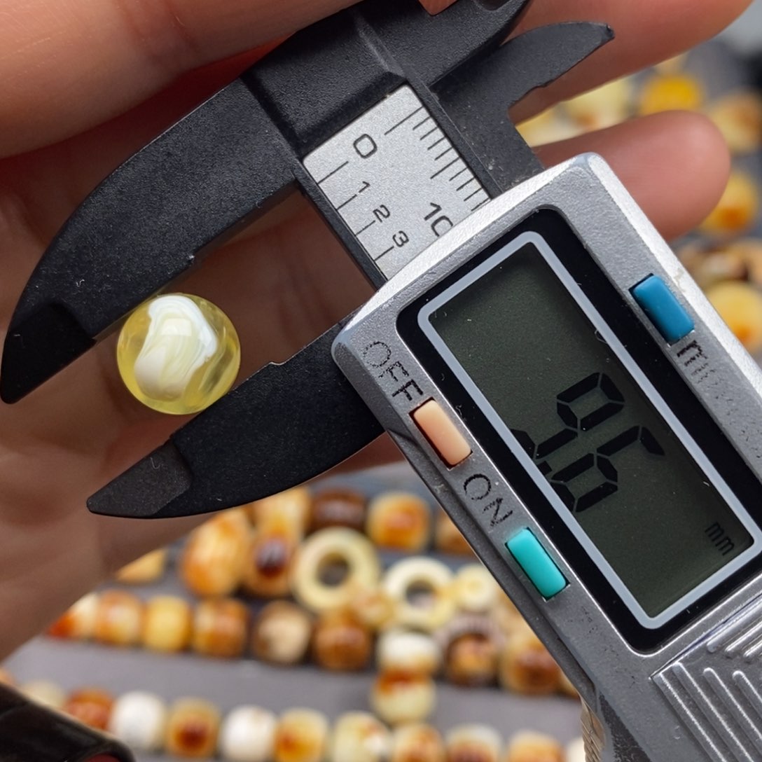 未镶嵌琥珀戒指圆珠