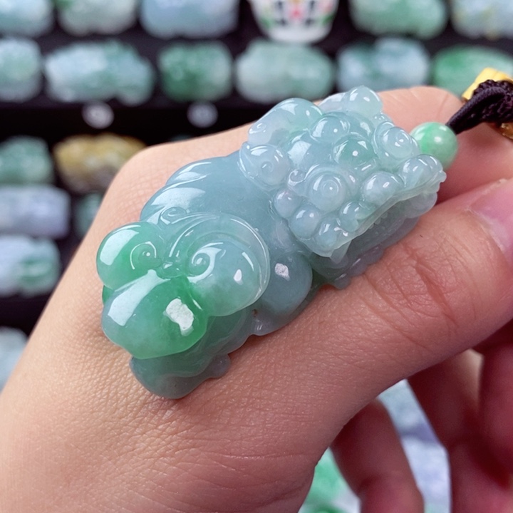 翡翠颈饰未镶嵌天然