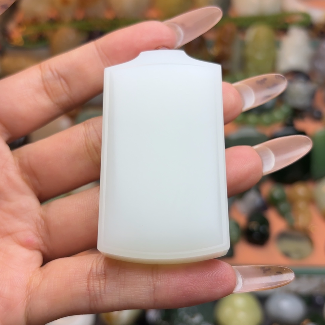 粤***花和田玉未镶嵌颈饰