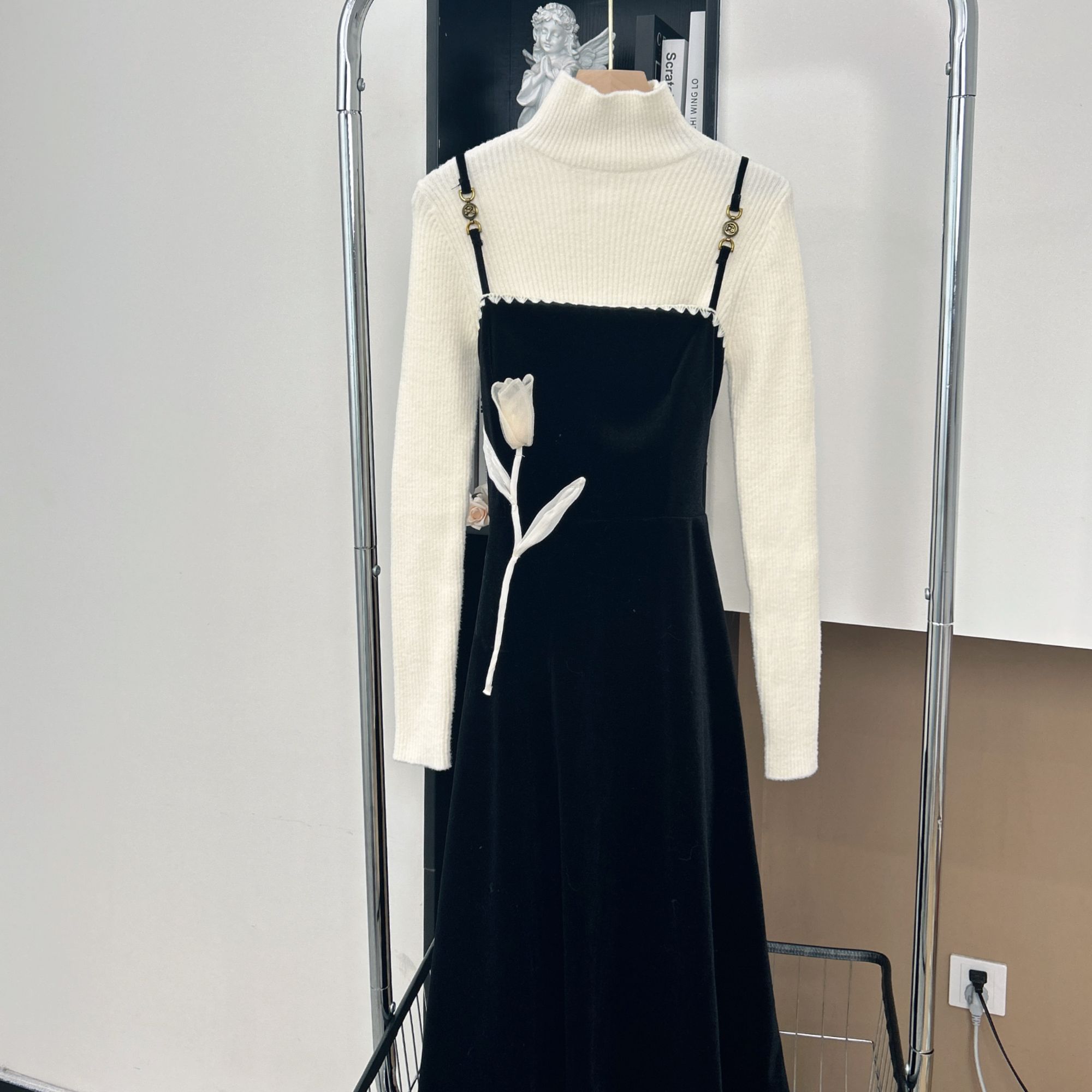 Design/25春新款优雅欧若风时尚百搭设计感上衣+半裙 11061 BCK