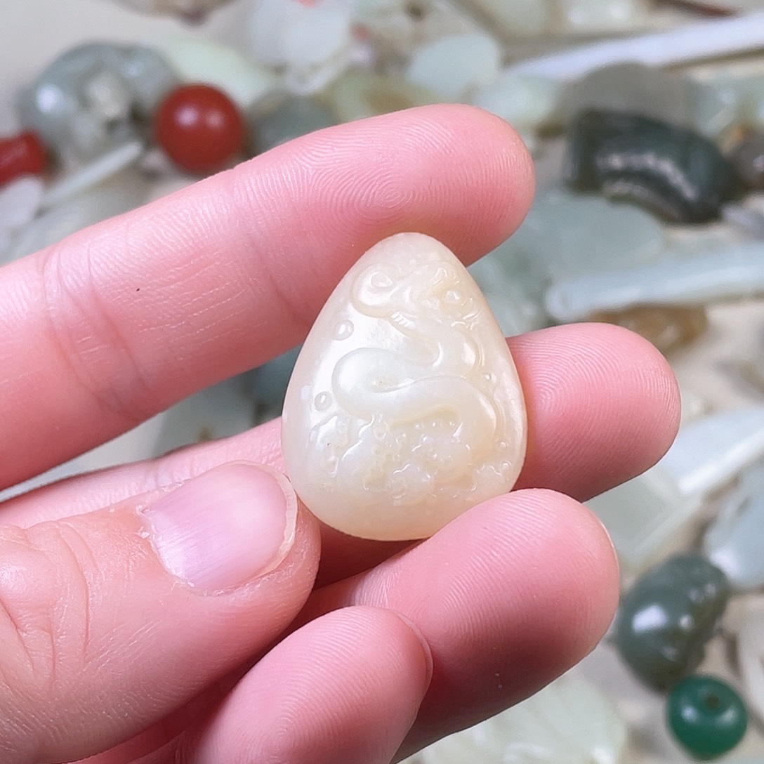 和田玉（糖玉）未镶嵌颈饰