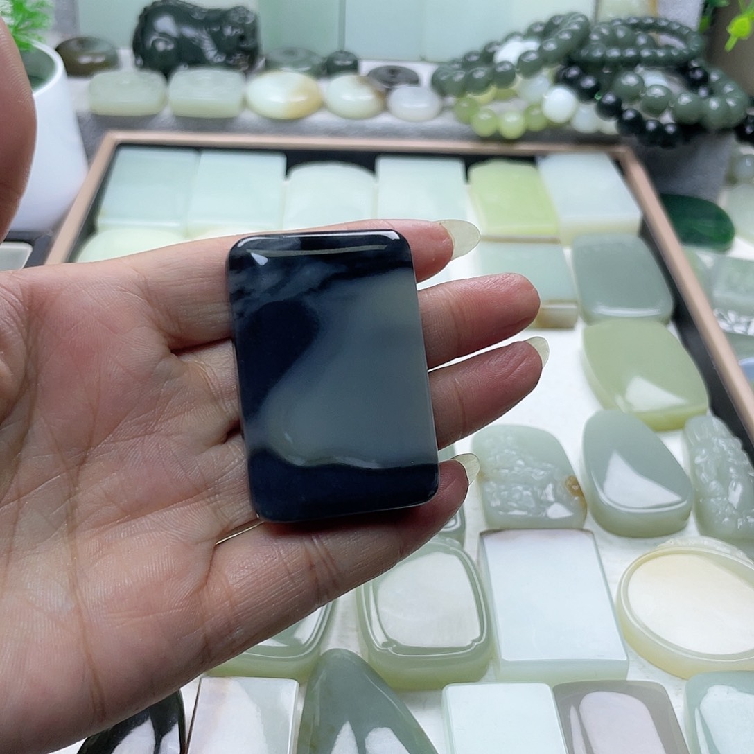 颈饰未镶嵌和田玉（糖玉）清*泉