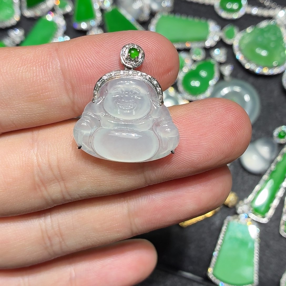 翡翠18K金镶嵌颈饰缅甸A货