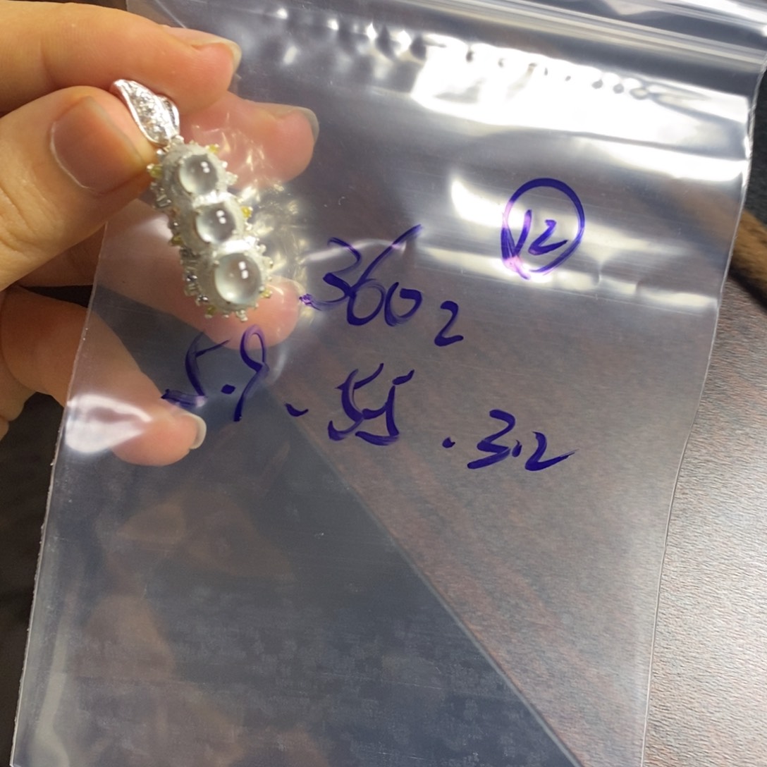 定制翡翠未镶嵌翡翠