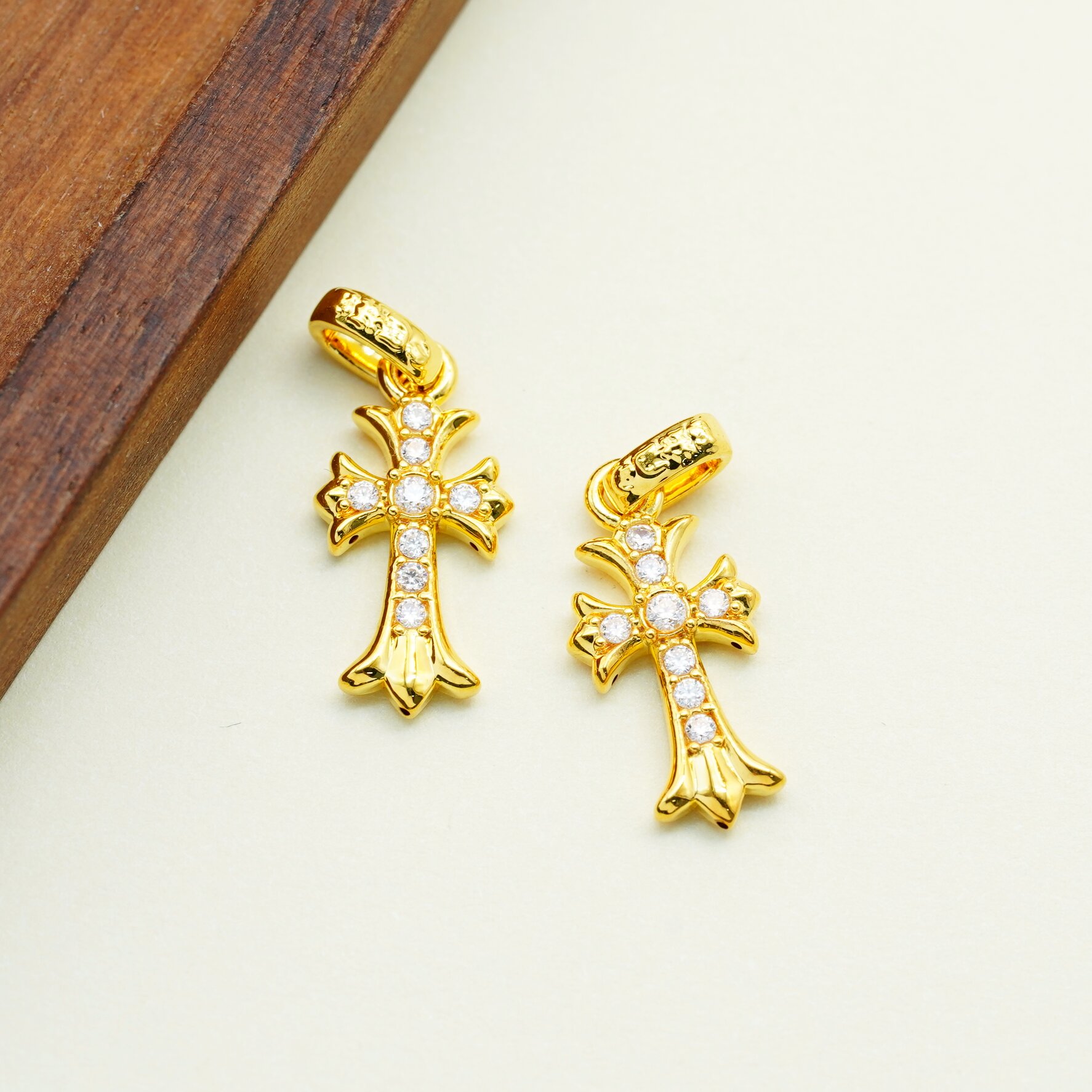 莫桑石18k金十字架配件【QL06964】