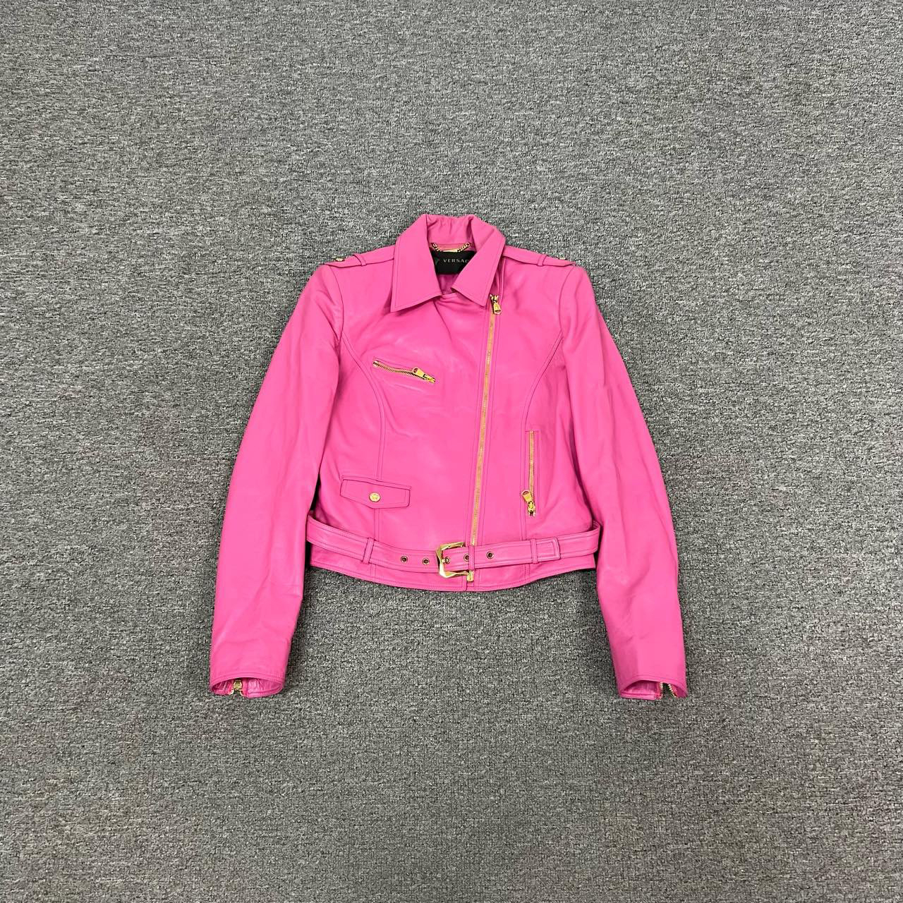 99新 VERSACE/范思哲 粉色 机车 皮夹克 外套 42码