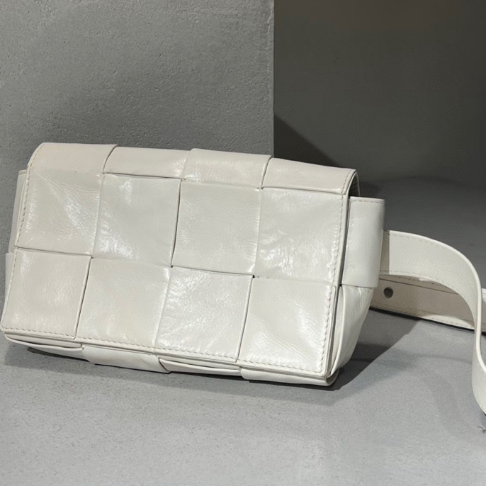 99新 BOTTEGA VENETA/葆蝶家 八格编织白色 腰包 胸包 