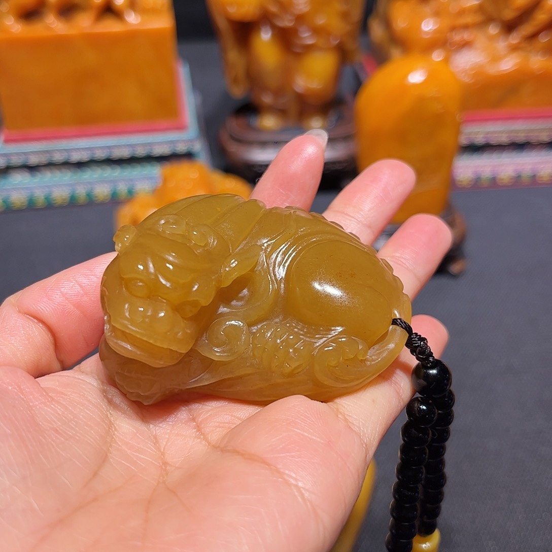 田黄石不***梦石雕石雕石雕