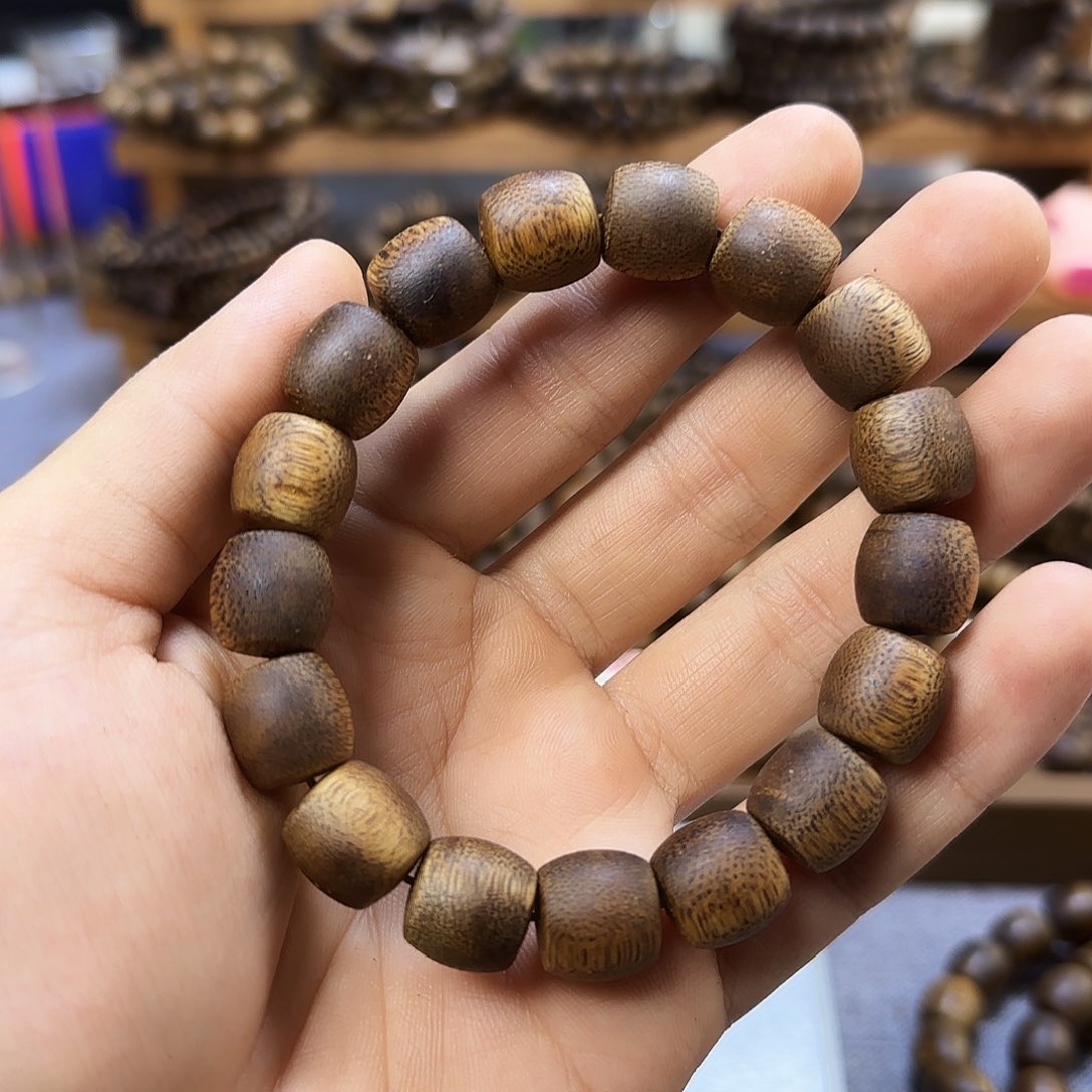 沉香香囊沉香12鼓珠海南老白棋