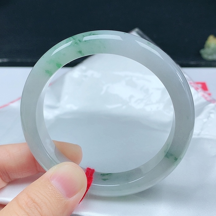 翡翠手镯未镶嵌天然翡翠手镯