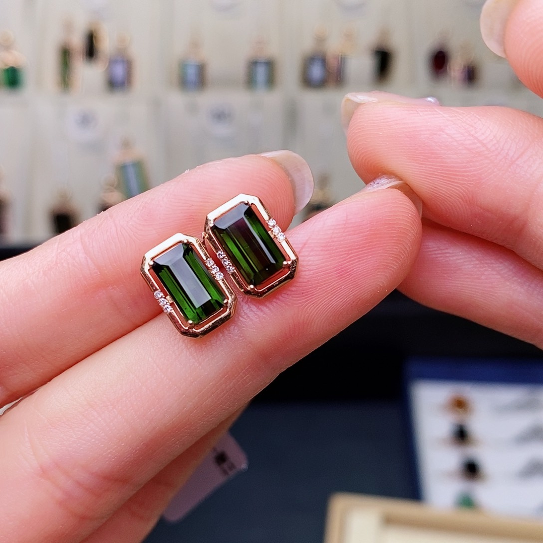 耳钉碧玺18K金镶嵌碧玺