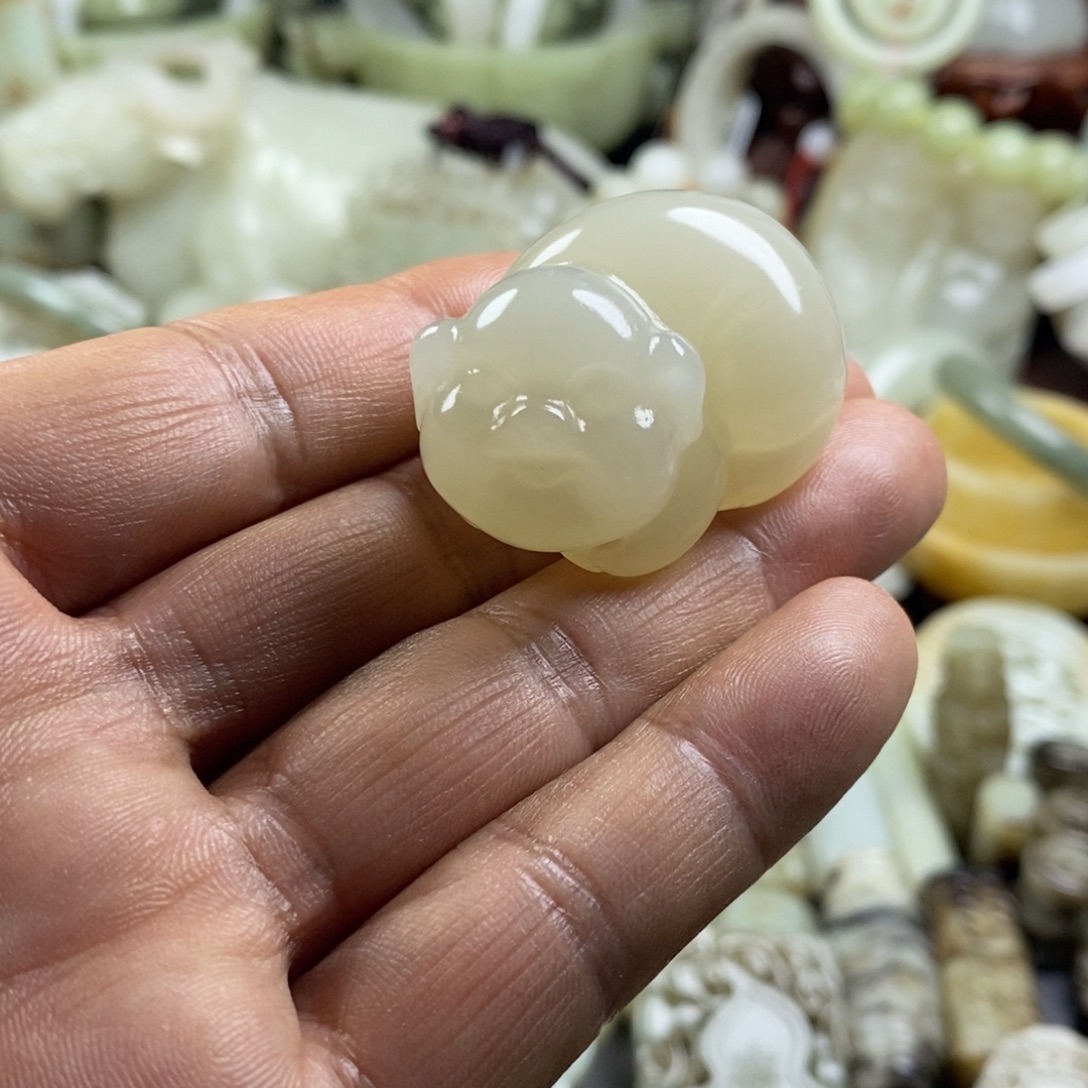 雨***虹和田玉（糖玉）未镶嵌颈饰