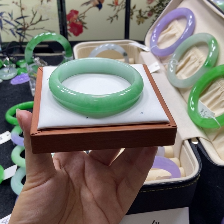 K***.非金属56/56手镯圈口