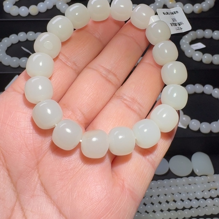 ﻩ***ﻩ和田玉（子料）未镶嵌颈饰