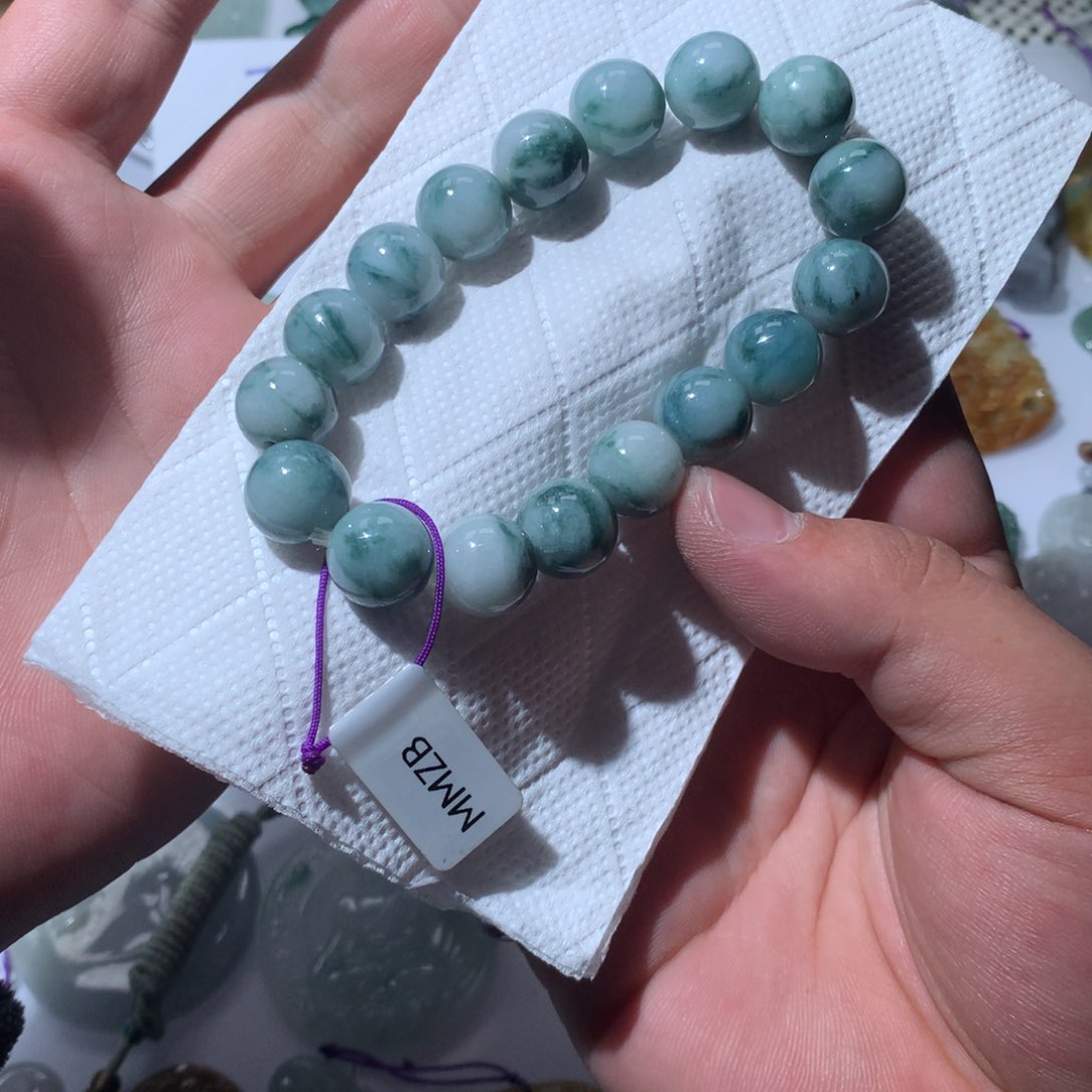 翡翠颈饰未镶嵌天然