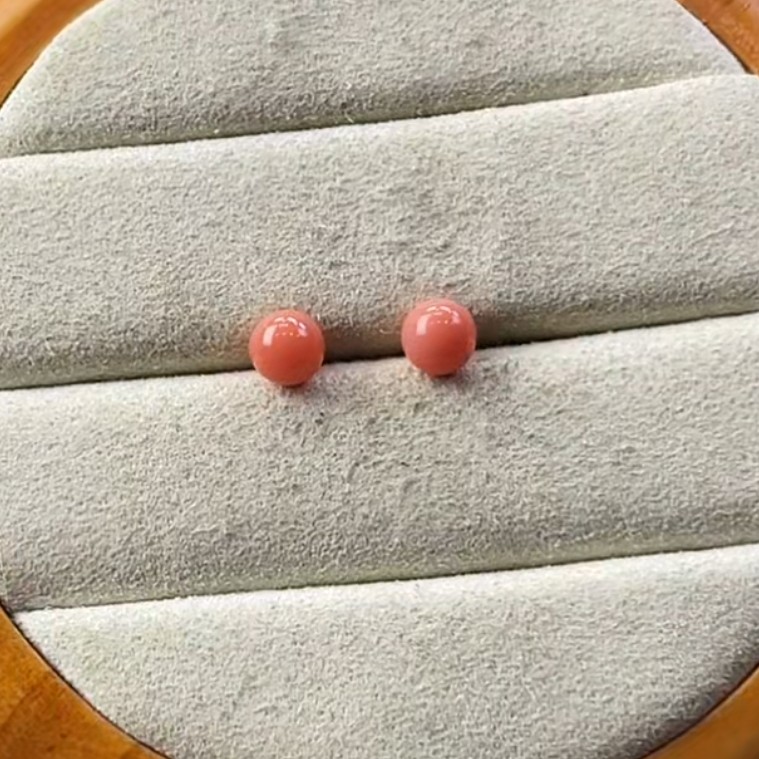 天然宝石红珊瑚耳饰