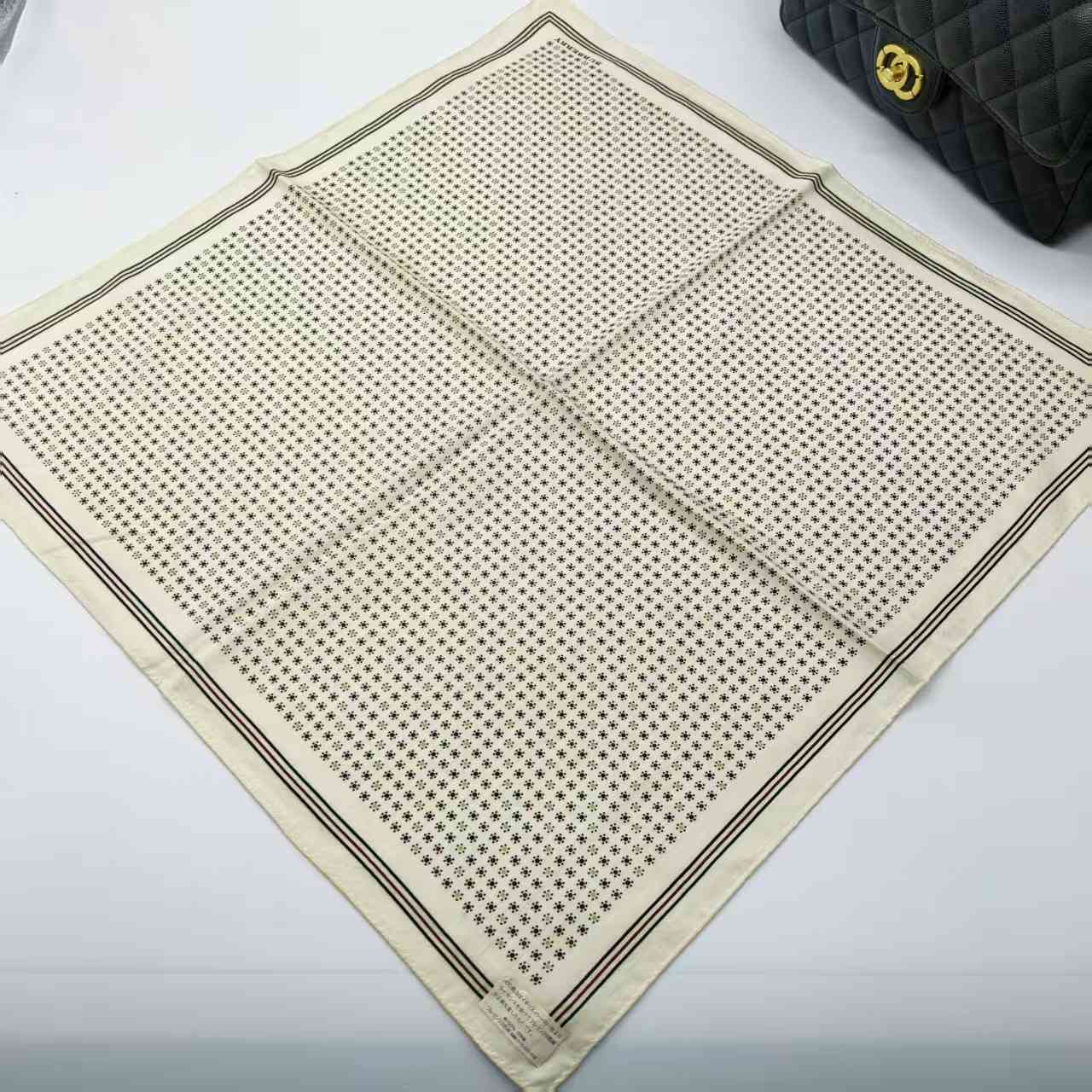 95新 BURBERRY/博柏利 海囤/巴宝莉/丝巾/yy08638