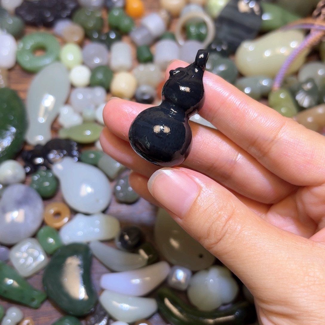 和田玉未镶嵌珠宝半成品