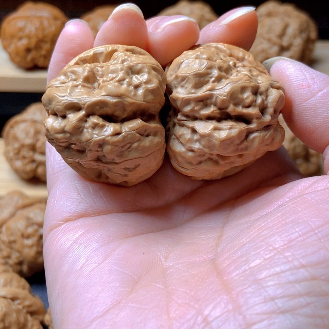 文玩核桃吊坠大**利蛤蟆头