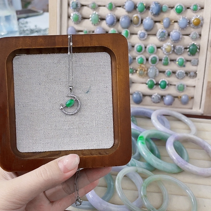 翡翠未镶嵌颈饰天然翡翠Ａ货