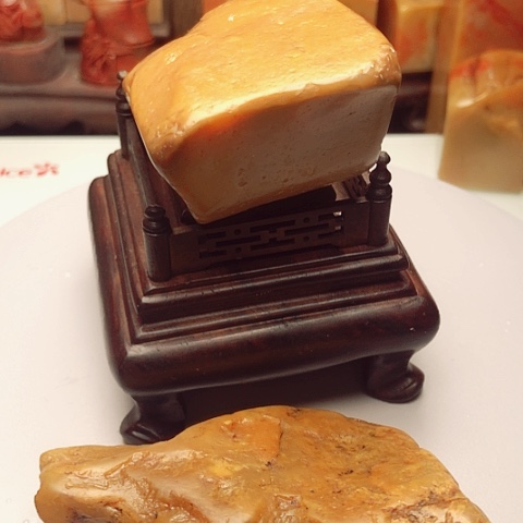 昌化石质地细腻柔软光滑