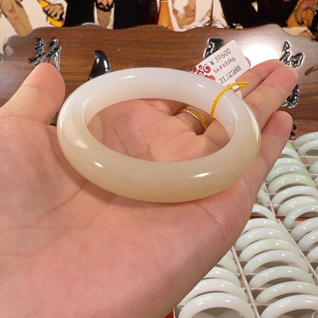 和田玉（糖玉）未镶嵌手镯