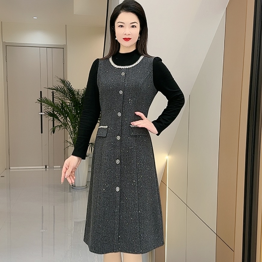 W036秋冬季网红新款显瘦气质高级洋气小香风假两件连衣裙