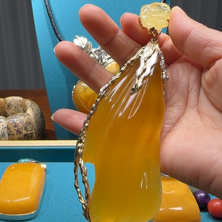 琥珀未镶嵌颈饰波兰设计款琥珀蜜蜡