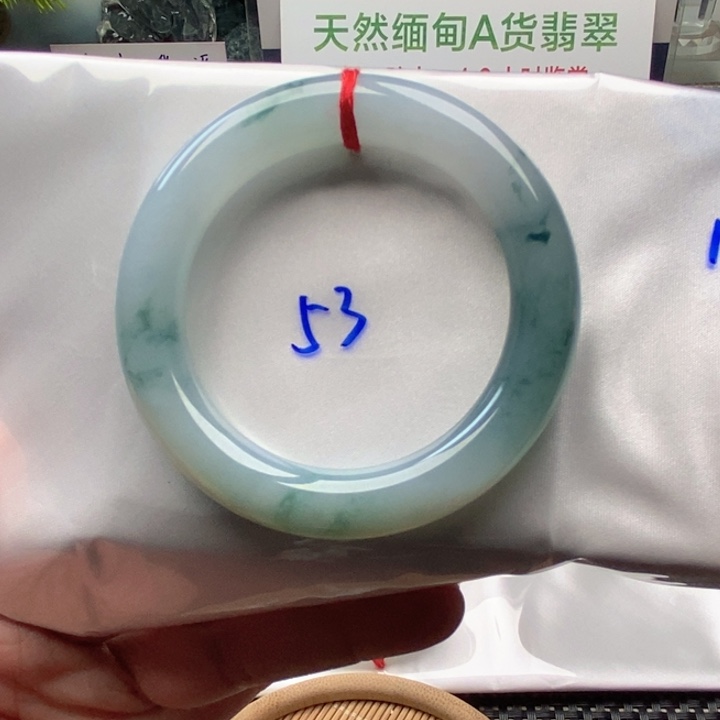 翡翠未镶嵌手镯飘兰花