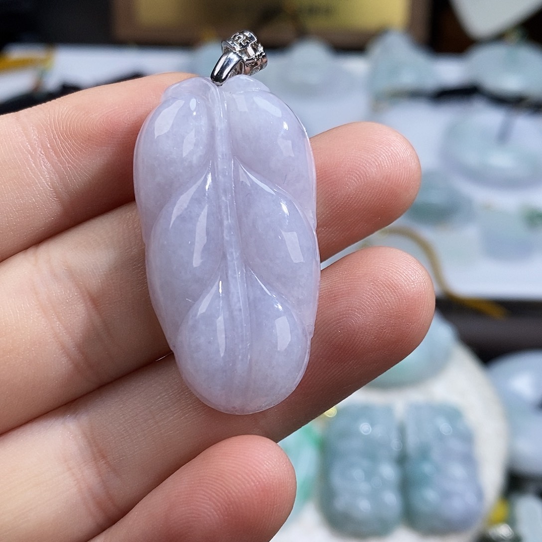 翡翠未镶嵌颈饰9999