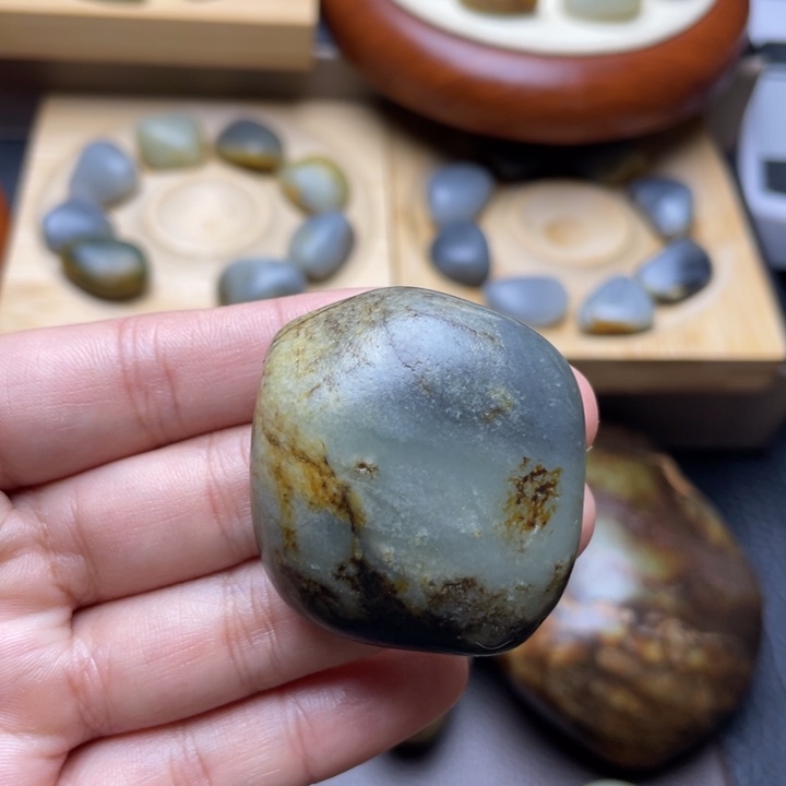 集***》和田玉未镶嵌挂件