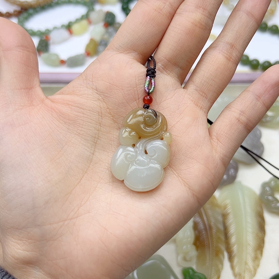 颈饰未镶嵌和田玉