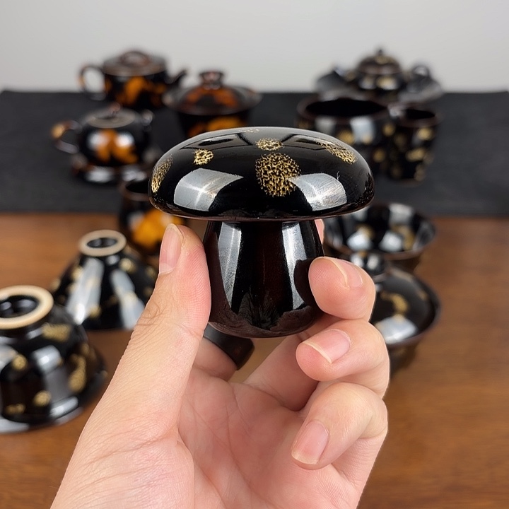 瓷点彩鹧鸪斑蘑菇盖置