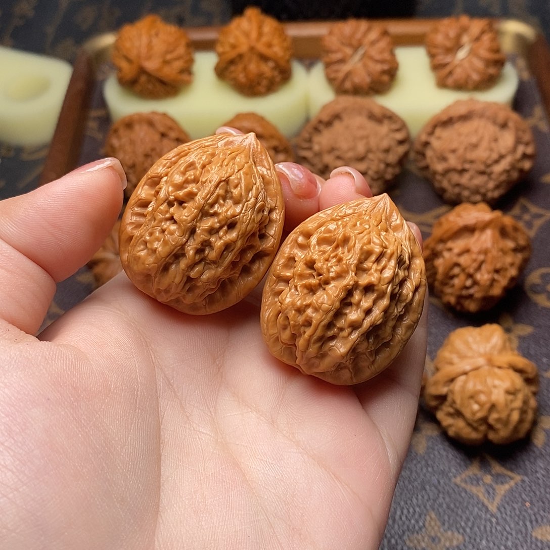 桃核把件大沽石手捻33