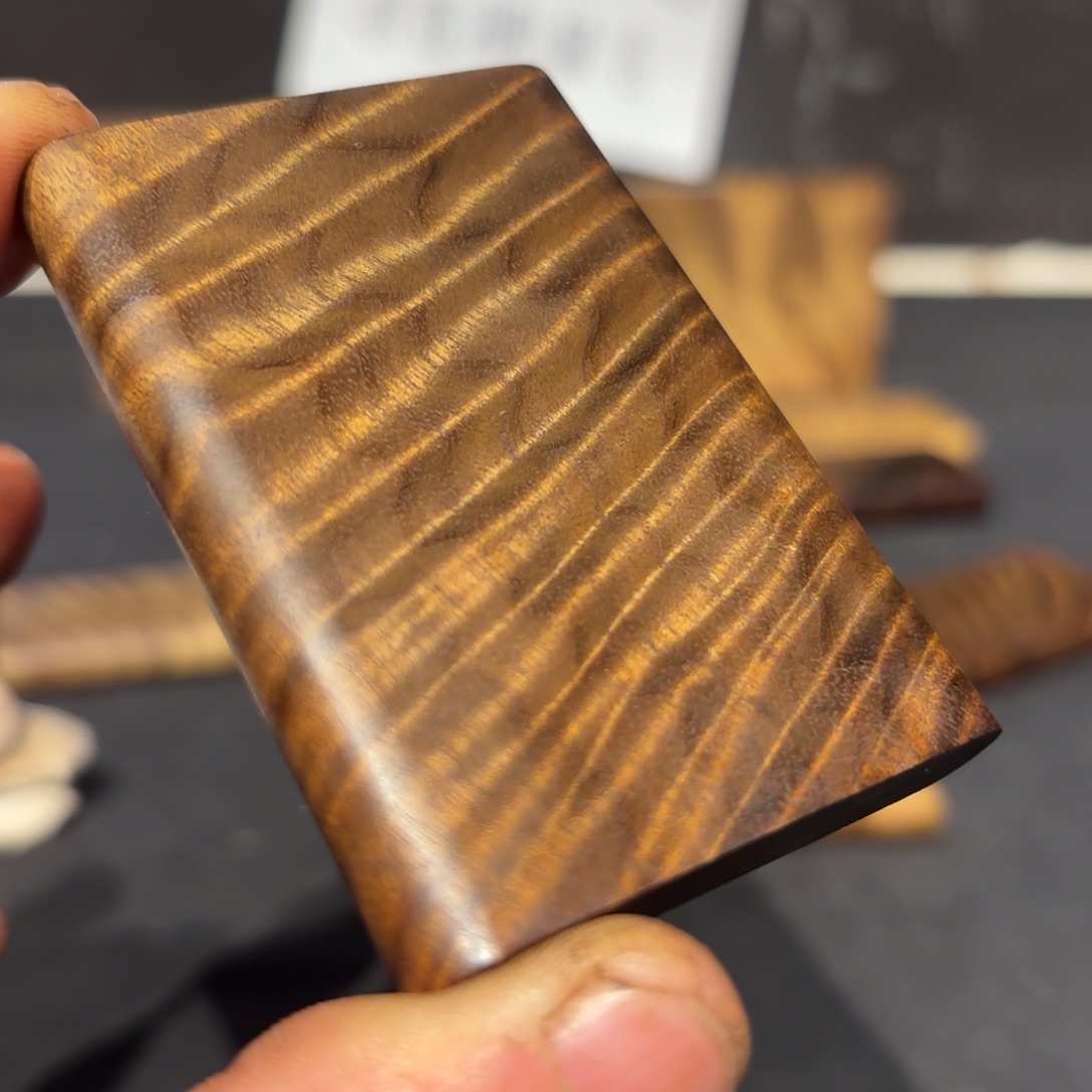 大***5金丝楠木无事牌一个