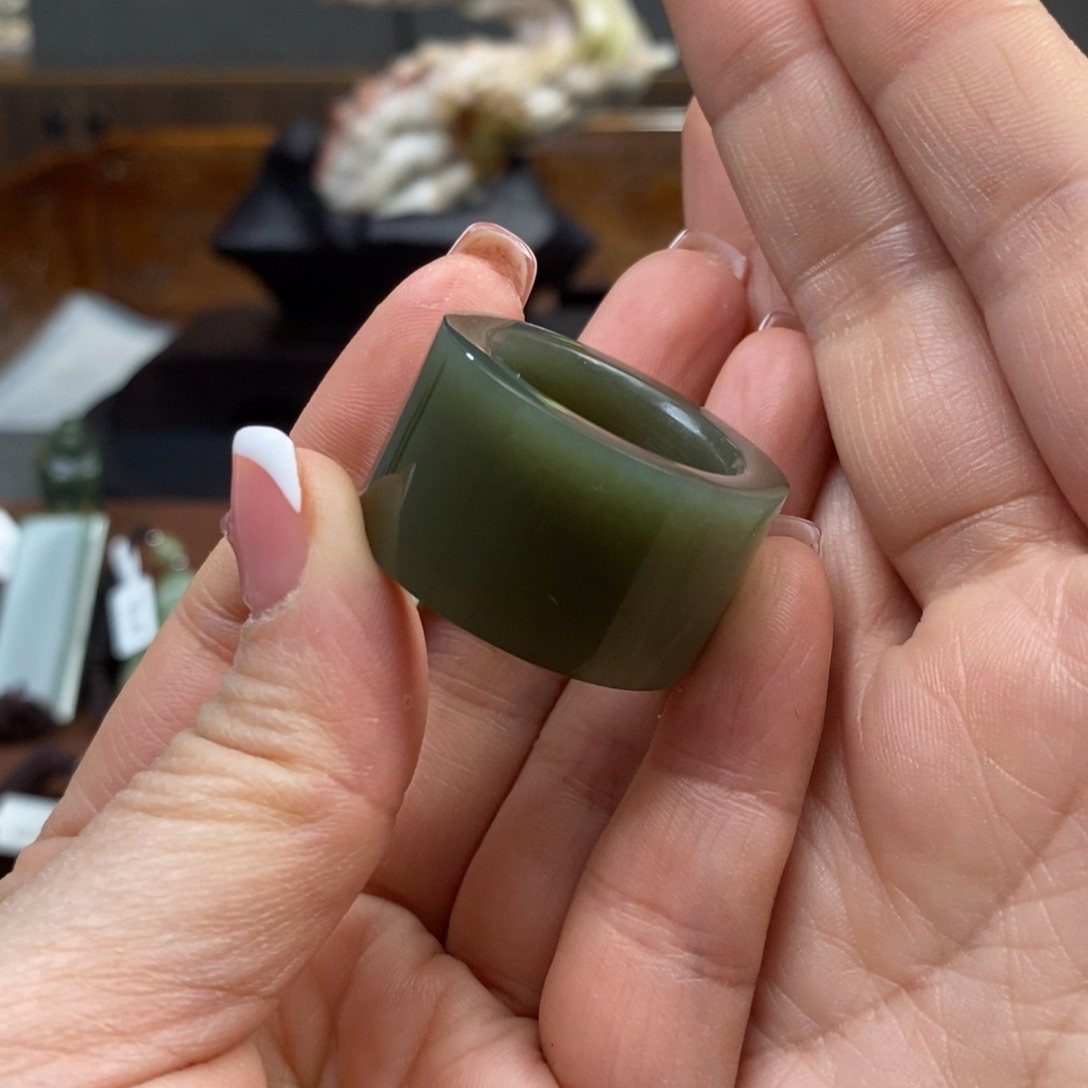 和田玉把件未镶嵌浮*