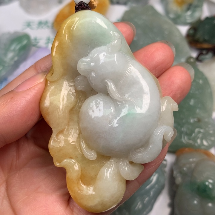 翡翠未镶嵌颈饰翡翠
