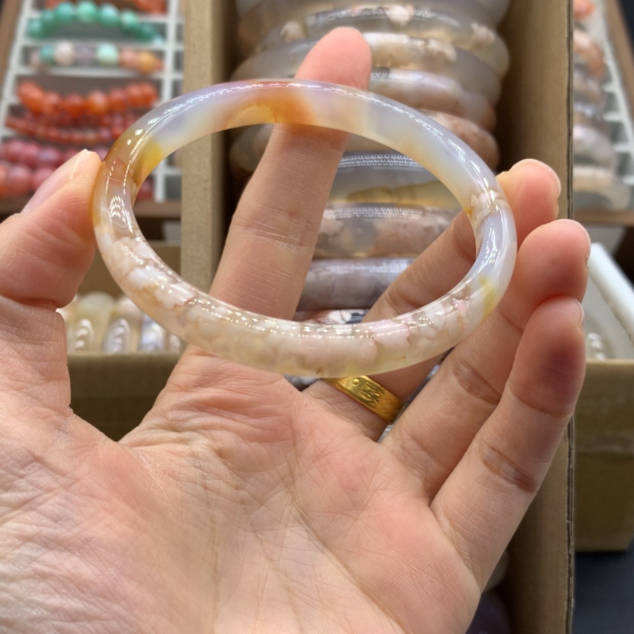【闪购商品】玛瑙/玉髓手镯未镶嵌R****尚