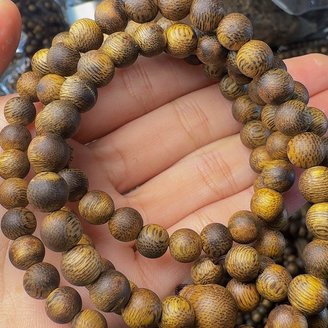 沉香手串白棋卡七圆珠