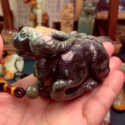 岫岩河磨玉（透闪石质玉）颈饰未镶嵌