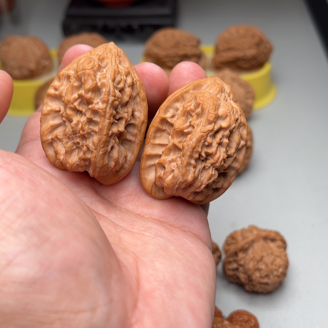 文玩核桃吊坠维**尼壁虎