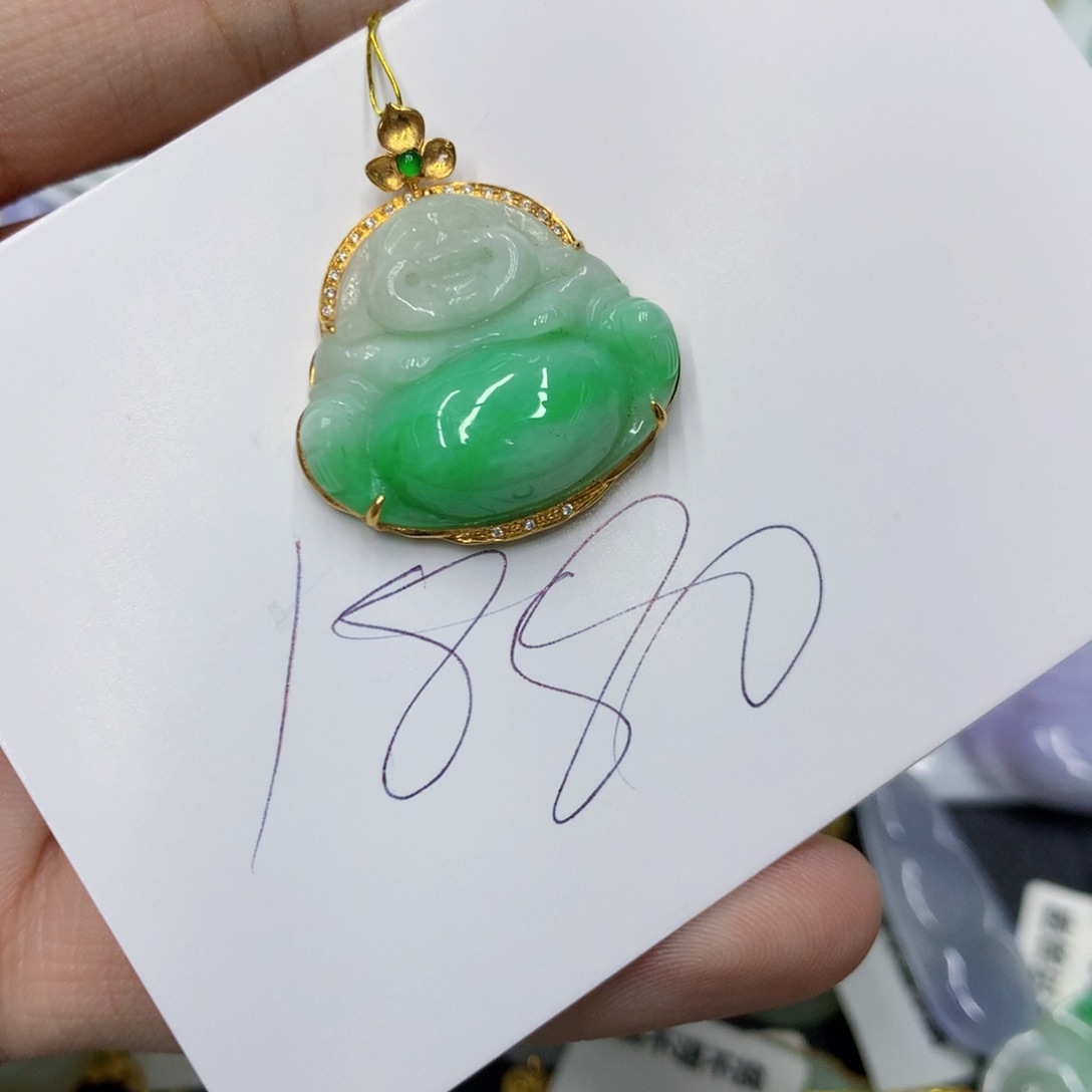 翡翠颈饰18K金镶嵌翡翠