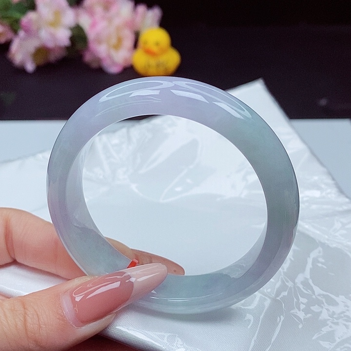 翡翠手镯未镶嵌53圈