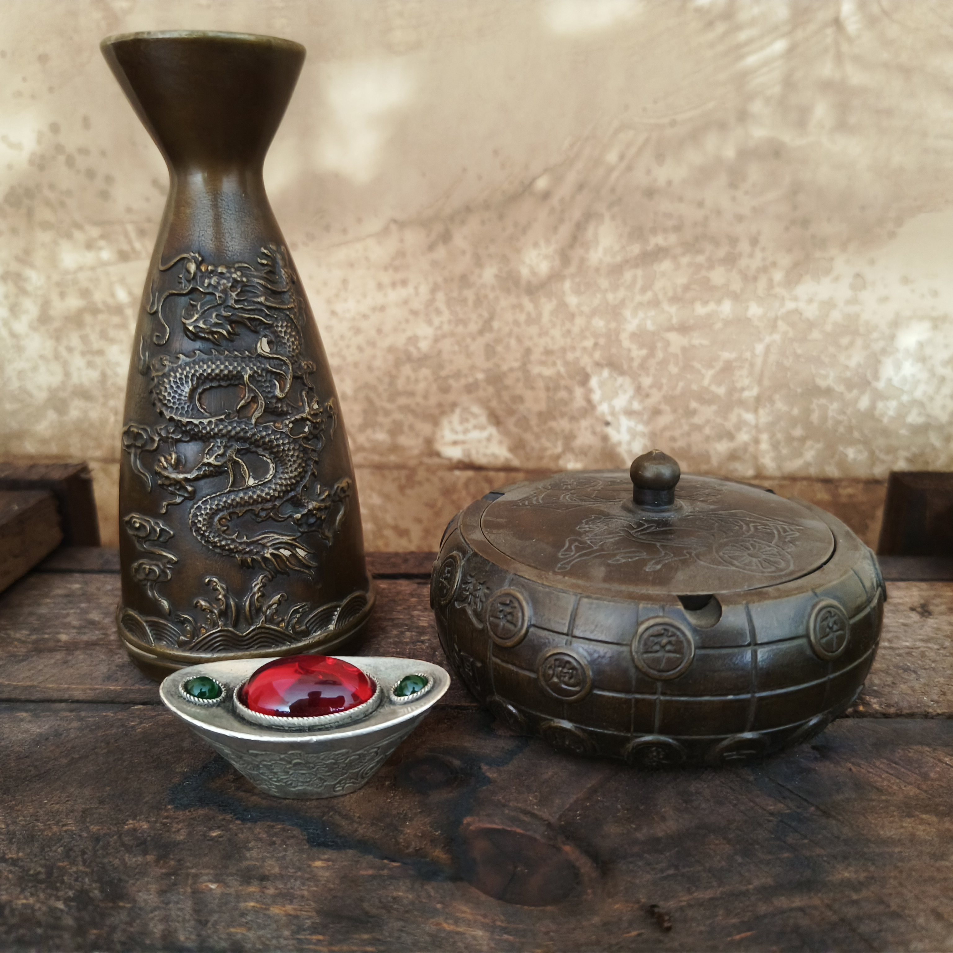 家居饰品现代工艺品YB04精美摆件当代复古摆件红色镶嵌锭子